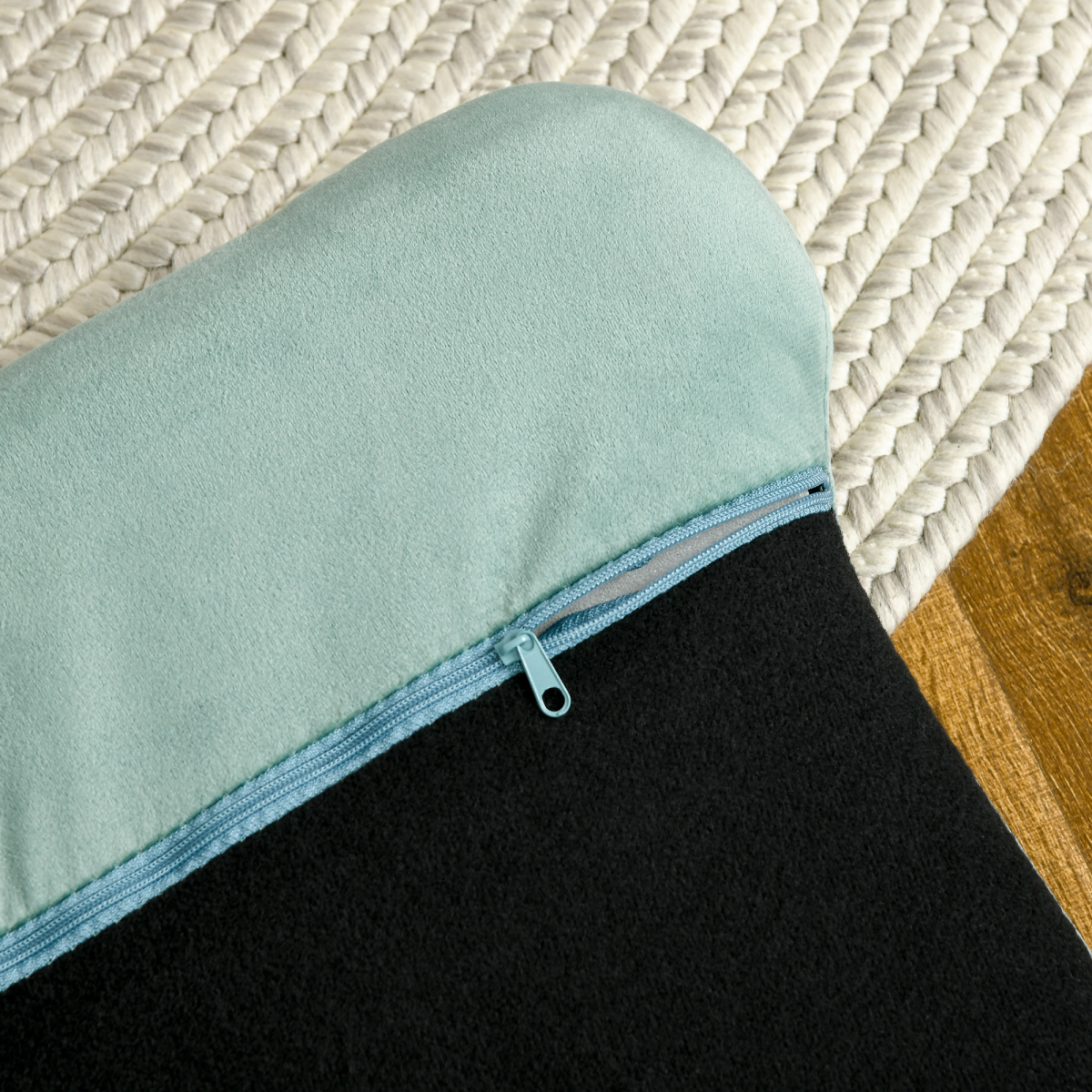 PawHut Green Dog Sofa Bed with Four Wooden Legs for Medium & Large Dogs